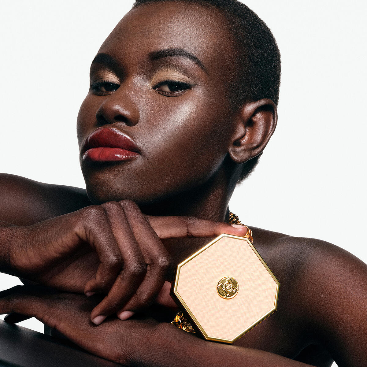 NUDE COUTURE HIGHLIGHTER (ILUMINADOR EN POLVO)